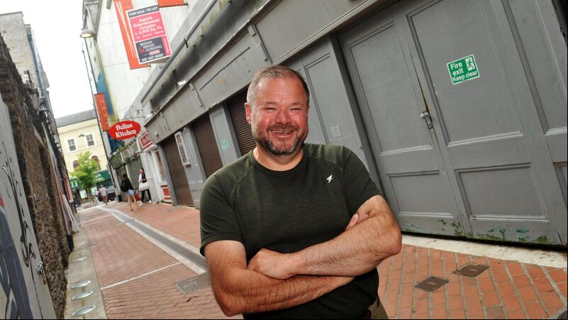 'We're being turned into the Covid police': Concerns raised about reopening of indoor hospitality 'We're being turned into the Covid police': Concerns raised about reopening of indoor hospitality