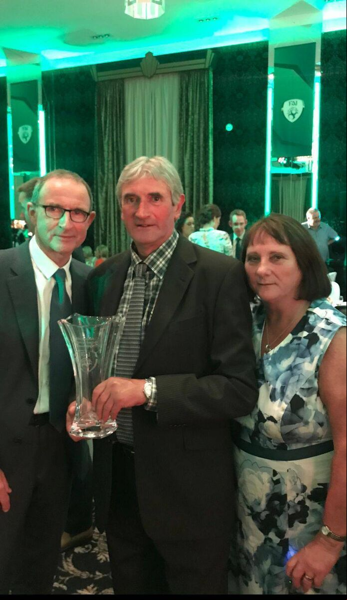 Sean and Joan Lynch with former Ireland soccer manager Martin O’Neill, when Sean received a service to football award at the FAI AGM in Rochestown Park. Sean and Joan Lynch with former Ireland soccer manager Martin O’Neill, when Sean received a service to football award at the FAI AGM in Rochestown Park.