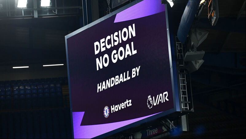 Premier League: Referees are the last remaining VAR problem Premier League: Referees are the last remaining VAR problem