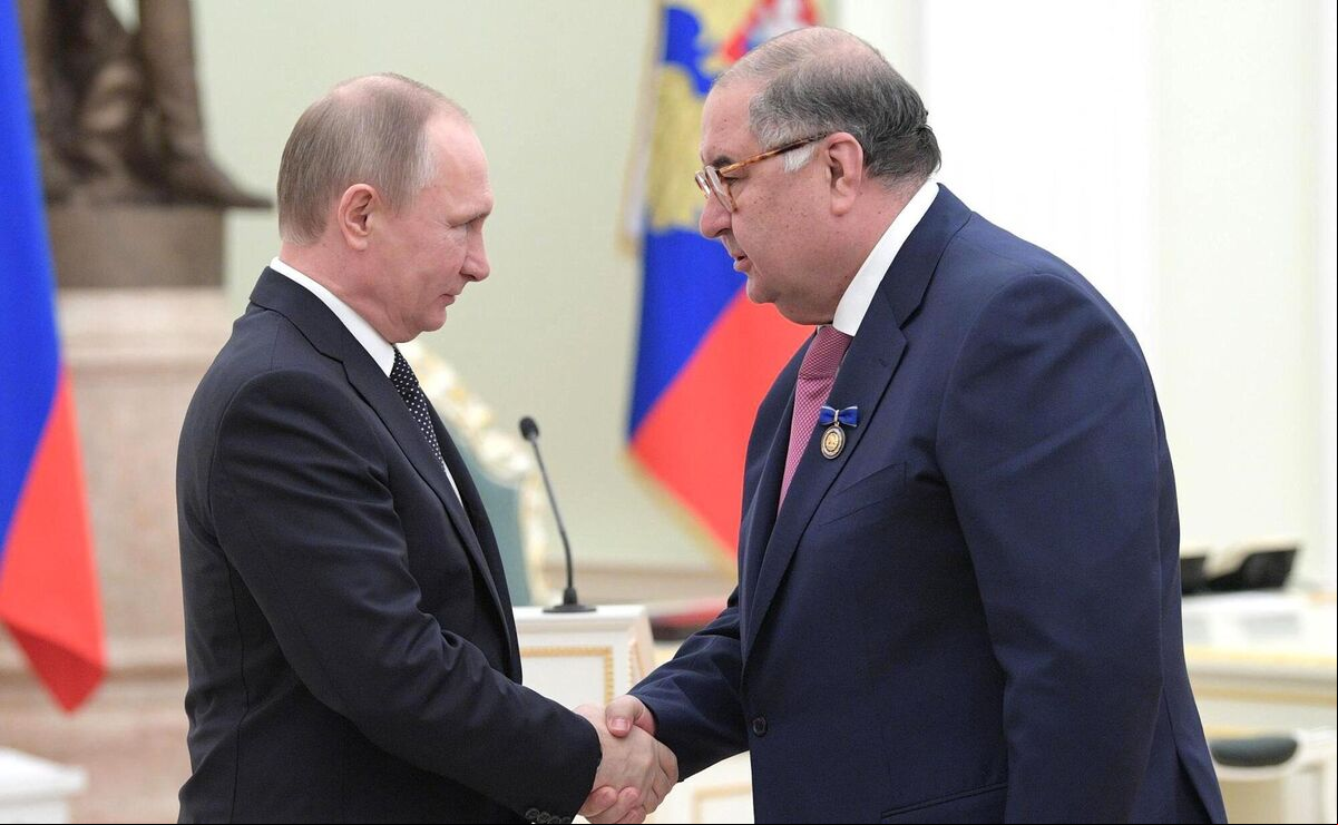 Russian President Vladimir Putin presents Everton sponsor Alisher Usmanov, founder of USM Holdings group, the decoration For Beneficence during a ceremony at the Kremlin in 2017. Picture: Planetpix/Alamy Live News Russian President Vladimir Putin presents Everton sponsor Alisher Usmanov, founder of USM Holdings group, the decoration For Beneficence during a ceremony at the Kremlin in 2017. Picture: Planetpix/Alamy Live News