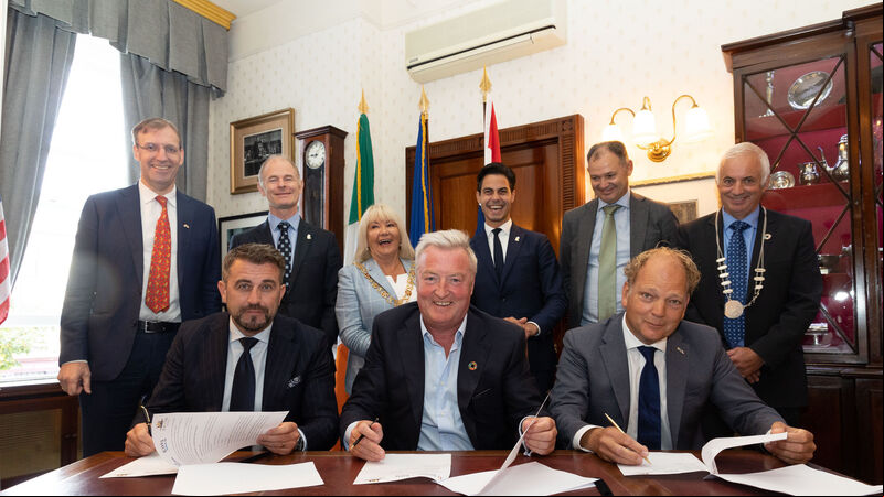 Port of Cork, EIH2 and Port of Amsterdam sign memorandum of understanding Port of Cork, EIH2 and Port of Amsterdam sign memorandum of understanding