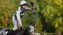 Alpinista claims l’Arc de Triomphe crown for Prescott and Morris