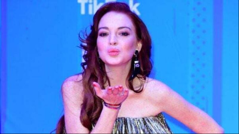 Lindsay Lohan sings Jingle Bell Rock in new music video released by Netflix Lindsay Lohan sings Jingle Bell Rock in new music video released by Netflix
