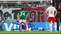 Robert Lewandowski sees penalty saved as Poland are held by Mexico