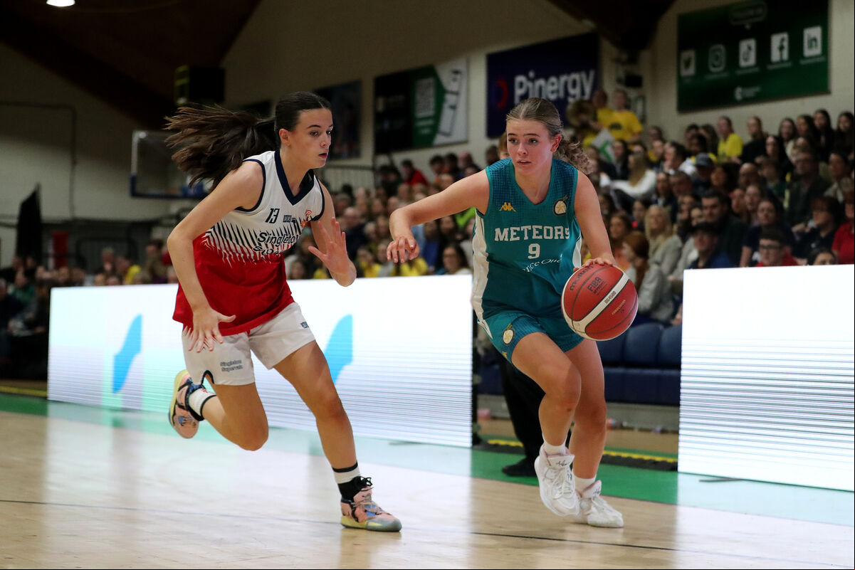 Singleton SuperValu Brunell's Saoirse Breen and Freya Blennerhassett of Meteors. Picture: INPHO/Bryan Keane