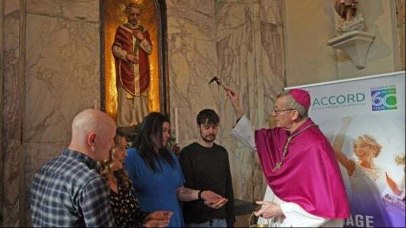 Lovestruck couples visit shrine to St Valentine in Dublin Lovestruck couples visit shrine to St Valentine in Dublin