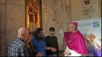 Lovestruck couples visit shrine to St Valentine in Dublin