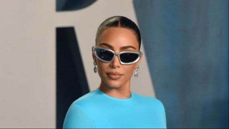 Kim Kardashian officiates her hair stylist’s intimate Las Vegas wedding Kim Kardashian officiates her hair stylist’s intimate Las Vegas wedding