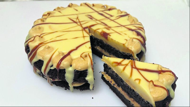 Recipe: Rich Chocolate Fudge Cake Recipe: Rich Chocolate Fudge Cake