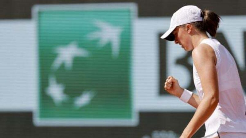 French Open day five: Iga Swiatek eases through as Daniel Altmaier shocks Sinner French Open day five: Iga Swiatek eases through as Daniel Altmaier shocks Sinner