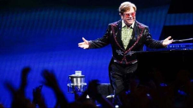 Elton John greets Manchester City’s FA Cup winners at airport Elton John greets Manchester City’s FA Cup winners at airport