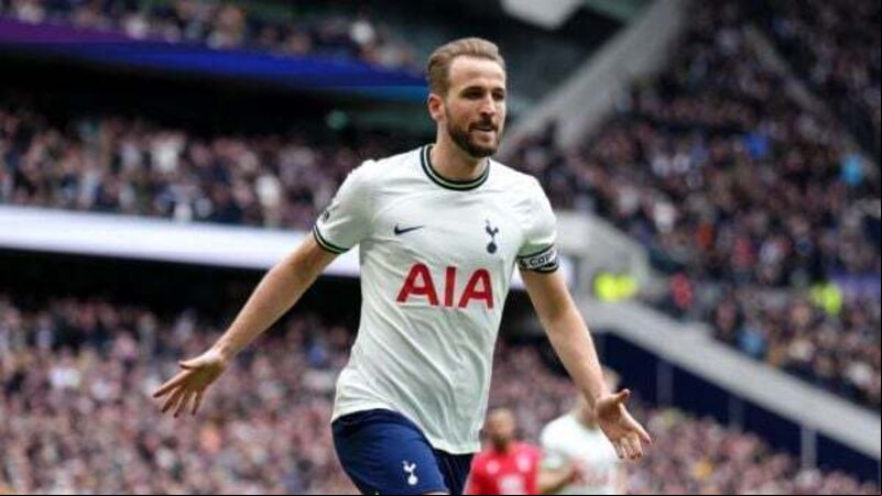 Yaya Toure says Harry Kane should see out his career with Tottenham Yaya Toure says Harry Kane should see out his career with Tottenham