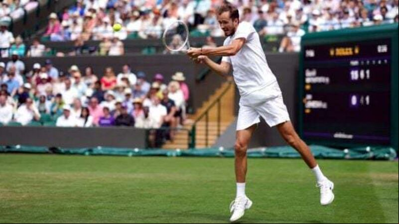 Daniil Medvedev sails past injured Jiri Lehecka into Wimbledon quarter-finals Daniil Medvedev sails past injured Jiri Lehecka into Wimbledon quarter-finals