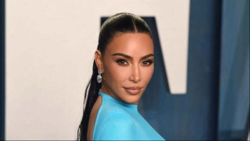 Kim Kardashian shares throwback pictures to mark Kylie Jenner's 26th birthday Kim Kardashian shares throwback pictures to mark Kylie Jenner's 26th birthday