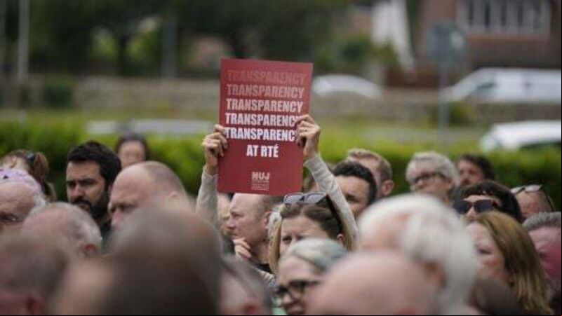 Simon Harris ‘won't ask voters to spend more money on RTÉ without reform plan’ Simon Harris ‘won't ask voters to spend more money on RTÉ without reform plan’