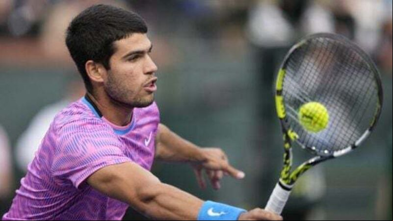Carlos Alcaraz ends Jannik Sinner’s winning run to reach Indian Wells final Carlos Alcaraz ends Jannik Sinner’s winning run to reach Indian Wells final