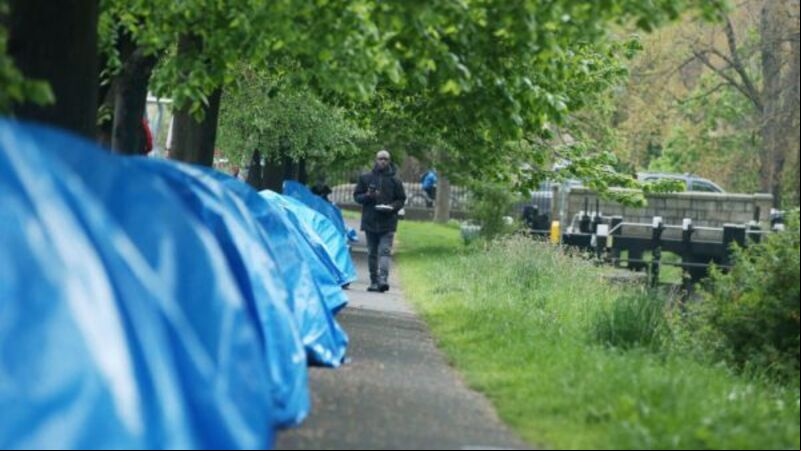 Government under fire over immigration as 70 tents pitched along Grand Canal Government under fire over immigration as 70 tents pitched along Grand Canal