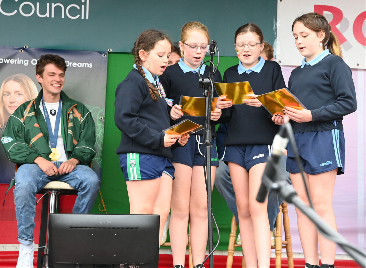Girls from Kilcoe NS who read a poem, Ina O'Driscoll,Emma Keohane, Roisin Harte and Isabelle Hoffman to welcome home Irish Olympic rowers Paul O'Donovan, Fintan McCarthy, Aoife Casey and Emily Hegarty from Skibbereen back to the town on Sunday. Picture: Eddie O'Hare Girls from Kilcoe NS who read a poem, Ina O'Driscoll,Emma Keohane, Roisin Harte and Isabelle Hoffman to welcome home Irish Olympic rowers Paul O'Donovan, Fintan McCarthy, Aoife Casey and Emily Hegarty from Skibbereen back to the town on Sunday. Picture: Eddie O'Hare