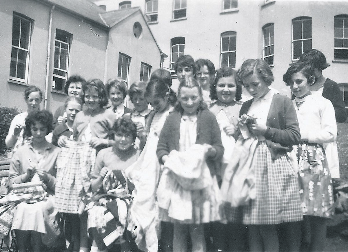 A sewing class at St Angela’s in 1960. Throwback Thursday reader Eileen Barry started at the school on Patrick’s Hill in Cork city in 1959. A sewing class at St Angela’s in 1960. Throwback Thursday reader Eileen Barry started at the school on Patrick’s Hill in Cork city in 1959.