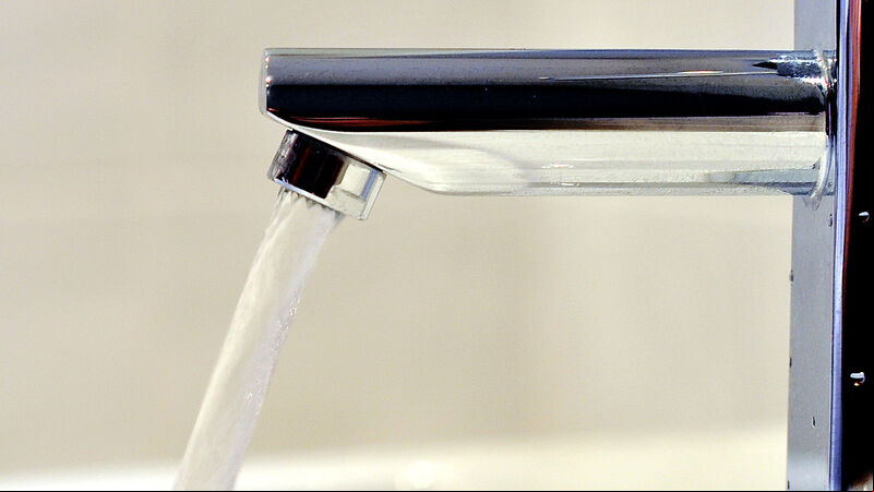 Drop in Ballyhooly water pressure has left people unable to wash clothes or shower, councillor says Drop in Ballyhooly water pressure has left people unable to wash clothes or shower, councillor says