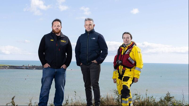 Green Rebel donate €15,000 to help RNLI