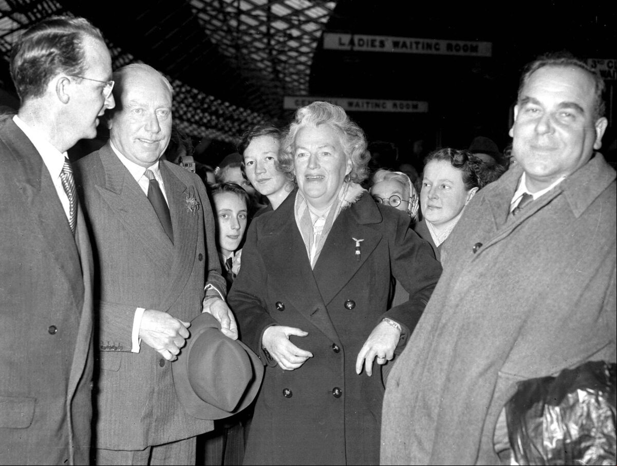 British singer Gracie Fields arrives at Lower Glanmire Road (Kent) Railway Station to attend the Cork Film Festival 29/10/1954 British singer Gracie Fields arrives at Lower Glanmire Road (Kent) Railway Station to attend the Cork Film Festival 29/10/1954