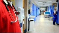 Hospital overcrowding: 426 patients waiting for beds