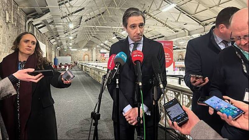 Taoiseach and Tánaiste refuse to comment on trust in Lowry Taoiseach and Tánaiste refuse to comment on trust in Lowry