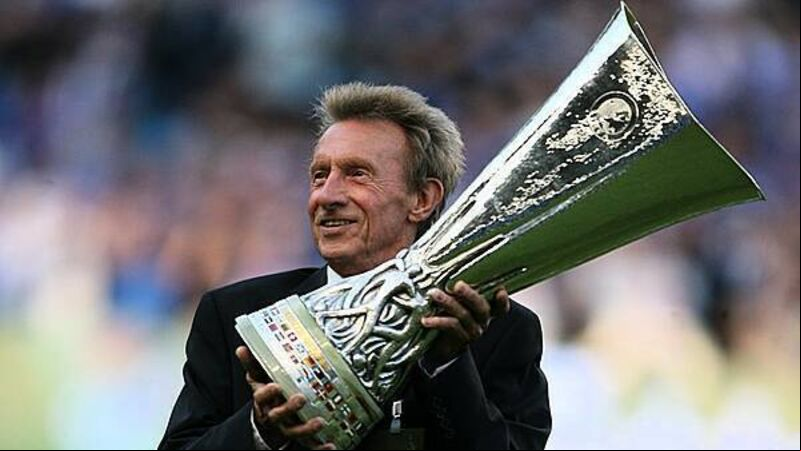 King of the Stretford End – former Man Utd captains lead tributes to Denis Law King of the Stretford End – former Man Utd captains lead tributes to Denis Law