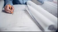 Architect deg a commercial building