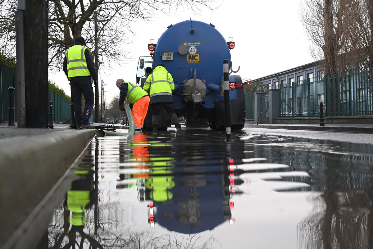 Cork City Council Water department staff and contractors Clearing drains - Flooding on Centre Park Road and Monahan Road, Cork City. Pic Larry Cummins Cork City Council Water department staff and contractors Clearing drains - Flooding on Centre Park Road and Monahan Road, Cork City. Pic Larry Cummins