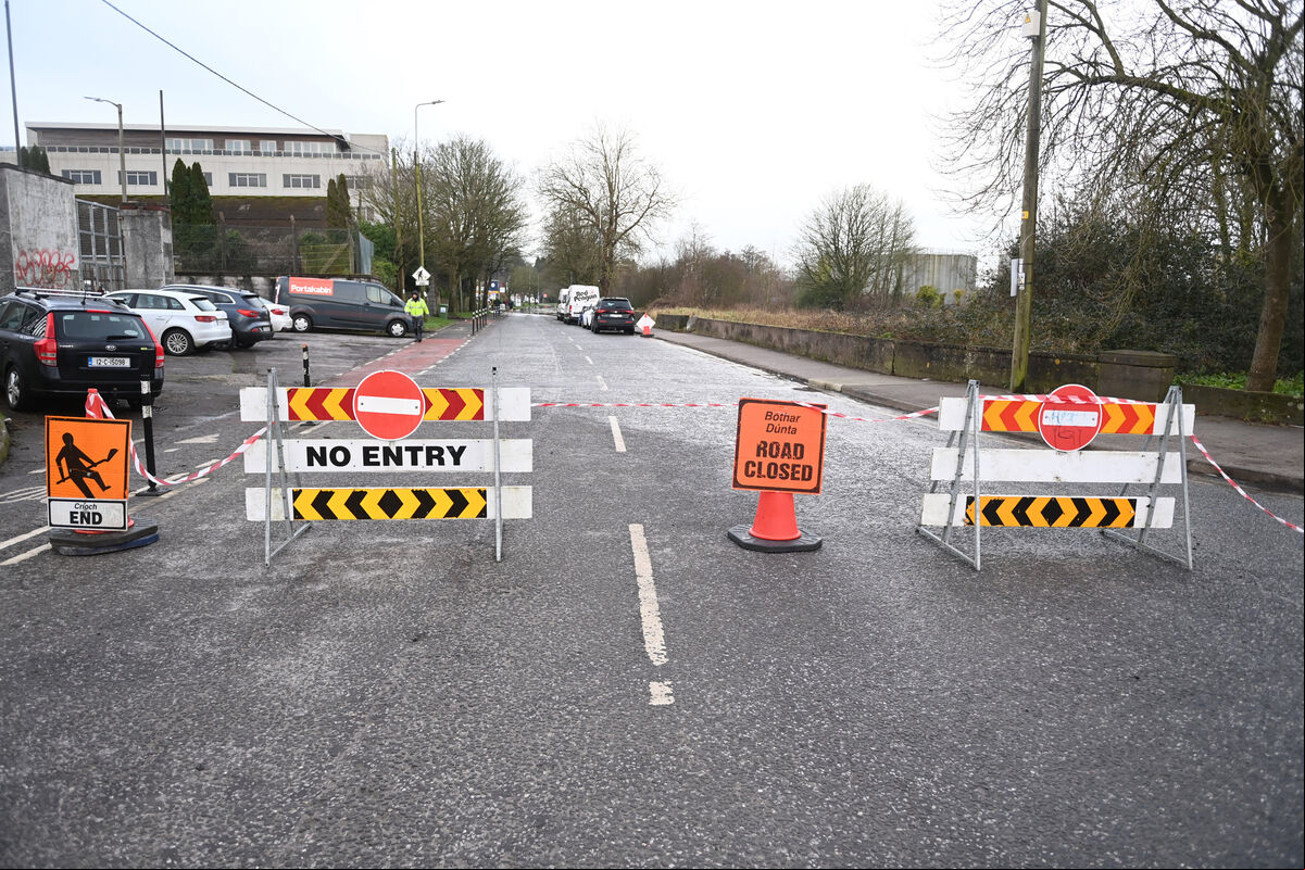 ROAD CLOSED - Clearing drains - Flooding on Centre Park Road and Monahan Road, Cork City. Pic Larry Cummins ROAD CLOSED - Clearing drains - Flooding on Centre Park Road and Monahan Road, Cork City. Pic Larry Cummins
