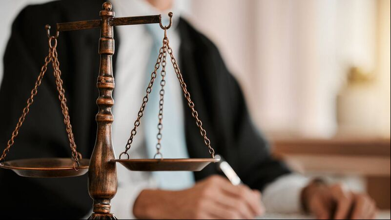 Trio sentenced for assauling off-duty gardaí in Cork city centre Trio sentenced for assauling off-duty gardaí in Cork city centre