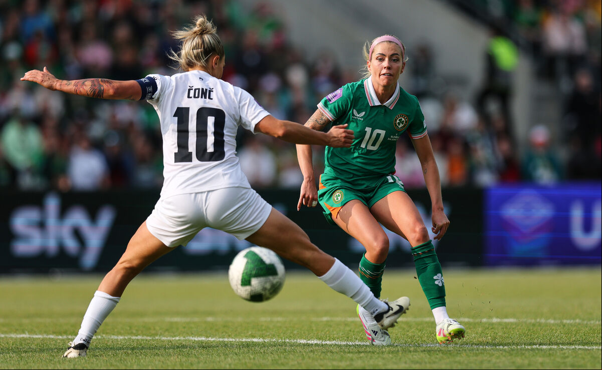 Denise O'Sullivan on the ball in the Páirc. Picture: INPHO/Ryan Byrne Denise O'Sullivan on the ball in the Páirc. Picture: INPHO/Ryan Byrne