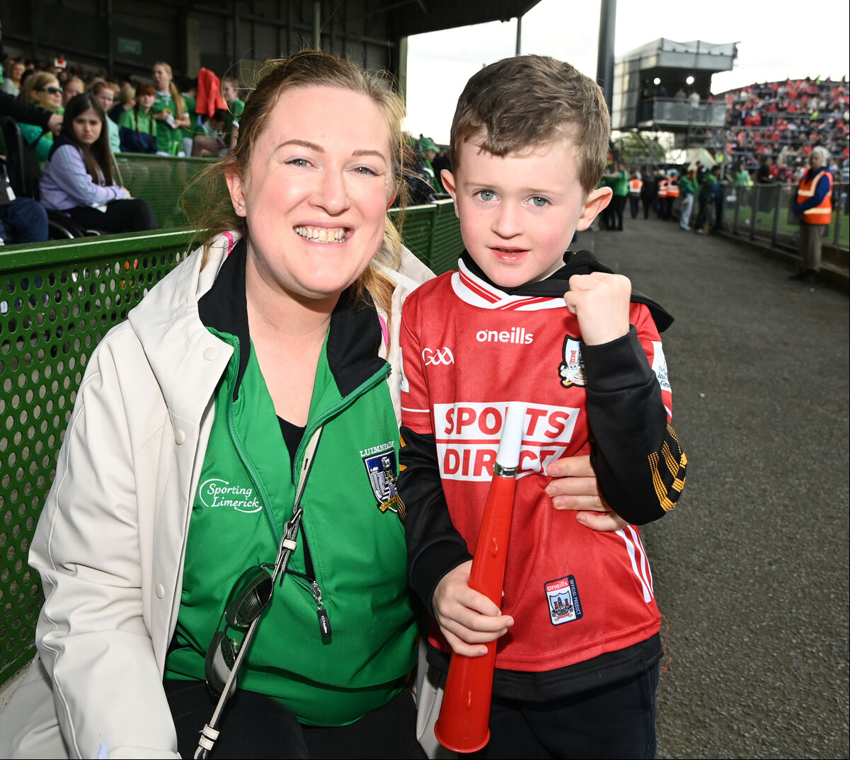 Limerick er Rebecca O'Shea, Carrigdrohid and her son Thady ing Cork at the Munster SHC final between Cork and Limerick at TUS Gaelic Grounds, Limerick. Picture: Eddie O'Hare Limerick er Rebecca O'Shea, Carrigdrohid and her son Thady ing Cork at the Munster SHC final between Cork and Limerick at TUS Gaelic Grounds, Limerick. Picture: Eddie O'Hare
